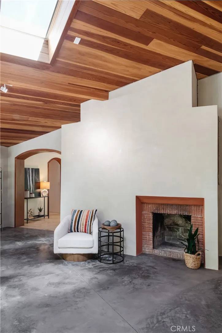 Rolling Hills, CA 90274,2 Chuckwagon Road