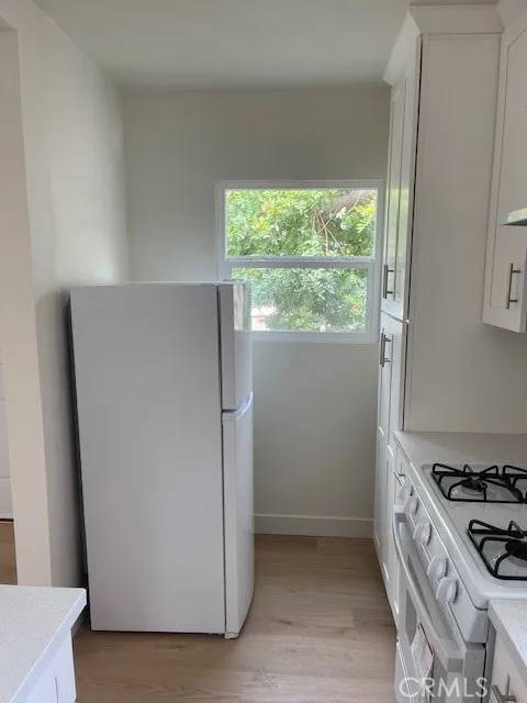 Redondo Beach, CA 90277,401 N Emerald #106