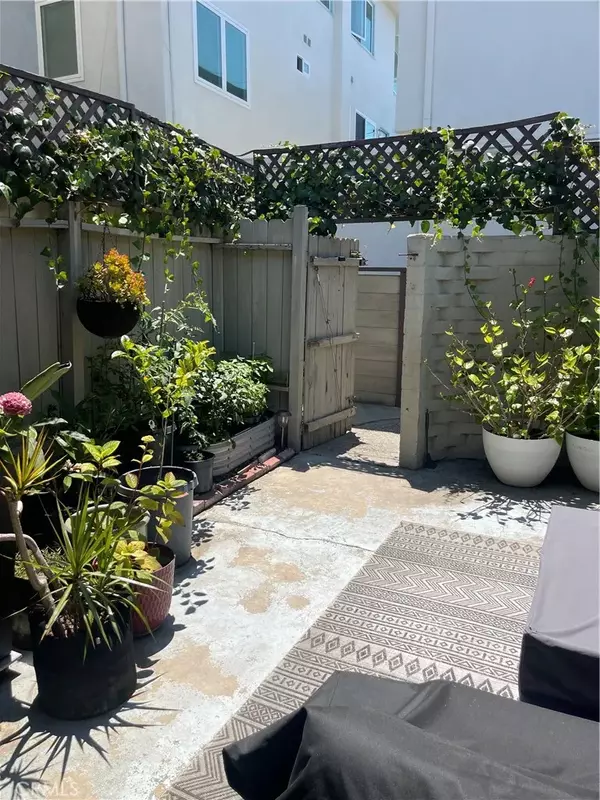 Hermosa Beach, CA 90254,815 Manhattan Avenue