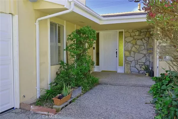 Rancho Palos Verdes, CA 90275,7023 Starstone Drive