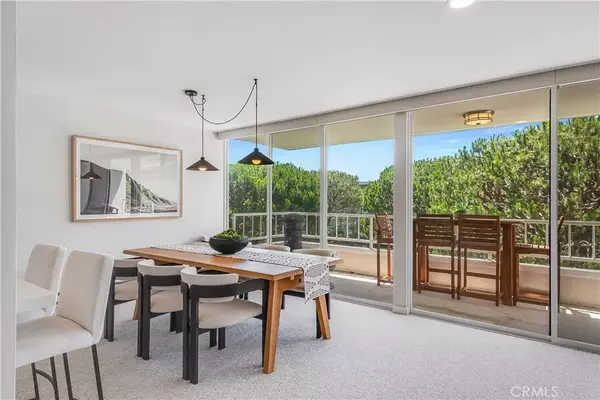 Rancho Palos Verdes, CA 90275,32679 Seagate Drive #208