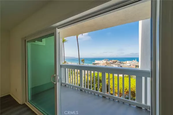 Redondo Beach, CA 90277,630 The Village #117
