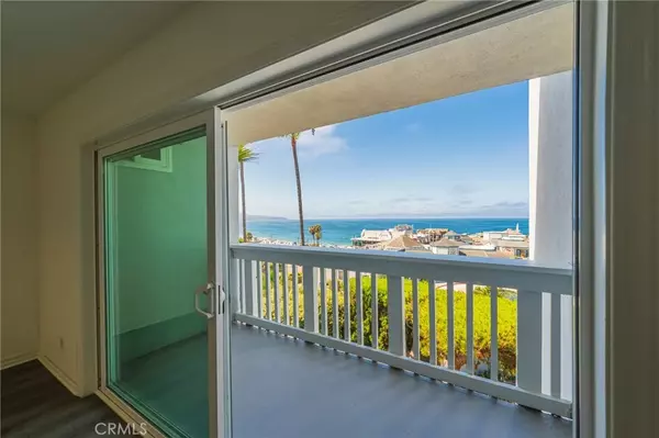 Redondo Beach, CA 90277,630 The Village #117