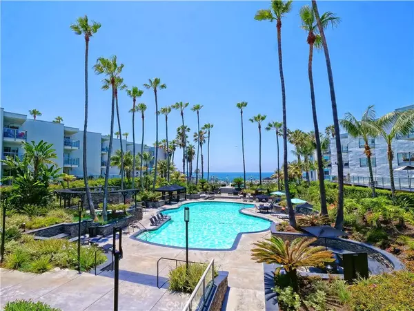 Redondo Beach, CA 90277,630 The Village #112