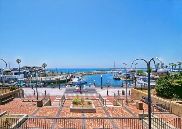 Redondo Beach, CA 90277,630 The Village #112