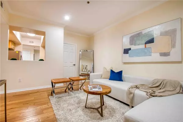 Los Angeles, CA 90049,12011 Goshen Avenue #203