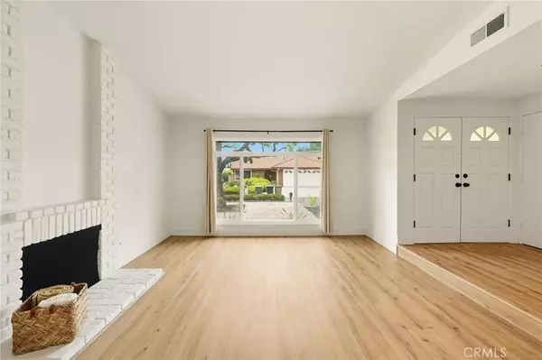 Fullerton, CA 92833,900 Ashton Place