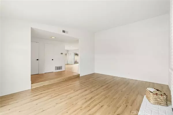 Fullerton, CA 92833,900 Ashton Place