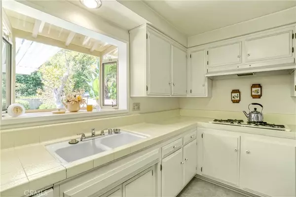 Rancho Palos Verdes, CA 90275,27415 Larchbluff Drive