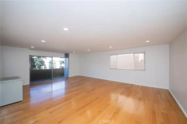 Los Angeles, CA 90005,818 Lucerne #201