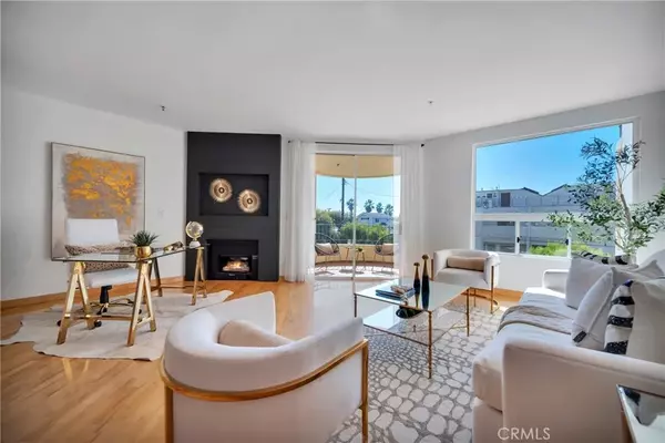 Venice, CA 90291,245 Main Street #208