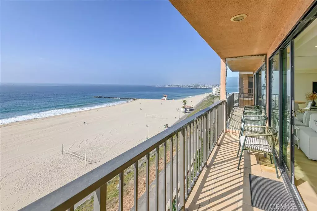 Redondo Beach, CA 90277,721 Esplanade #301