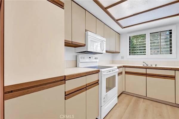 Los Angeles, CA 90066,5000 S Centinela Avenue #244