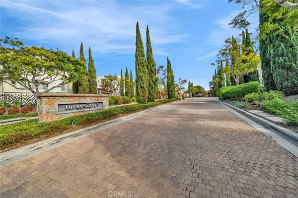 Hawthorne, CA 90250,5450 Strand #202