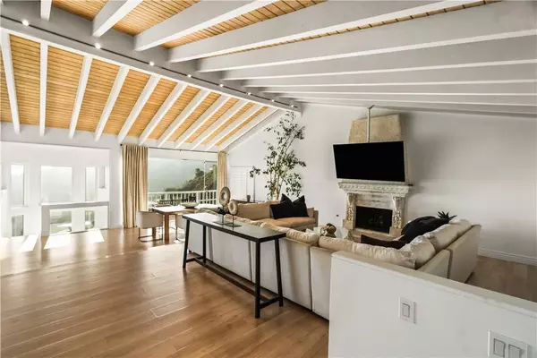 Los Angeles, CA 90069,2019 Sunset Plaza Drive