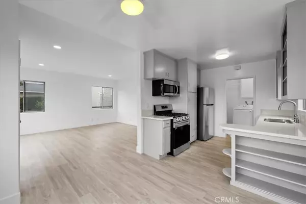 San Pedro, CA 90731,853 W 23rd Street #1