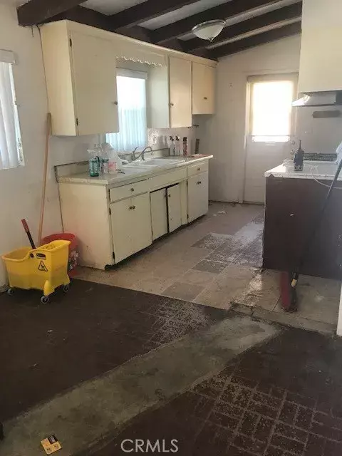 Santa Ana, CA 92707,1115 E Saint Gertrude Place