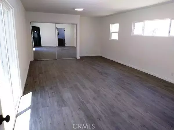 North Hollywood, CA 91605,7327 Farmdale Avenue