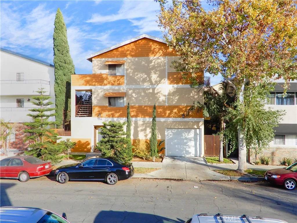 1206 Gladys Avenue, Long Beach, CA 90804