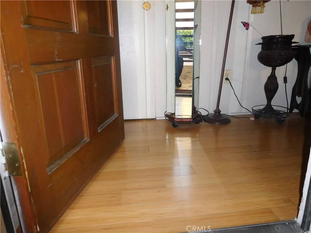 Santa Ana, CA 92707,1001 W Macarthur Boulevard #101