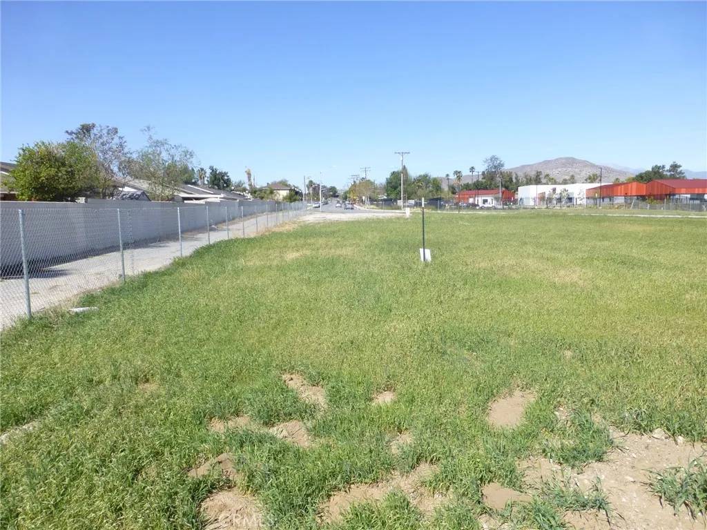 Jurupa Valley, CA 92509,5774 Tilton Ave.