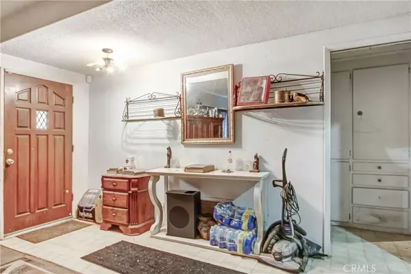 Yucca Valley, CA 92284,7492 Joshua Lane