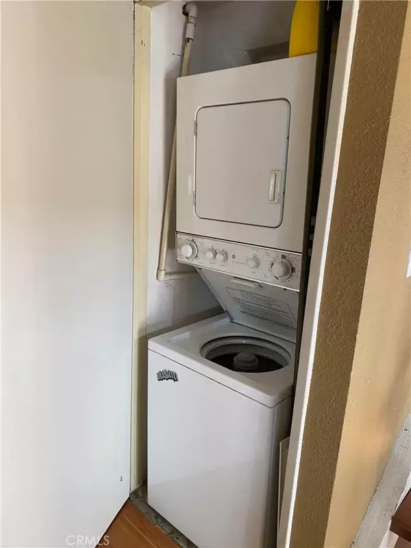 Van Nuys, CA 91406,15946 Vanowen Street #207