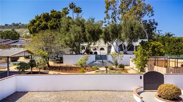 11201 S Meads Avenue, Orange, CA 92869