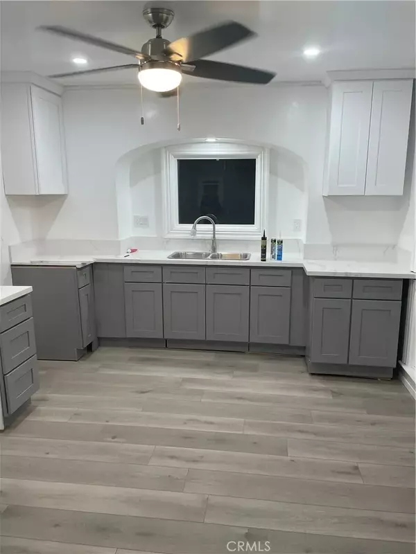 111 E 20th Street, Santa Ana, CA 92706