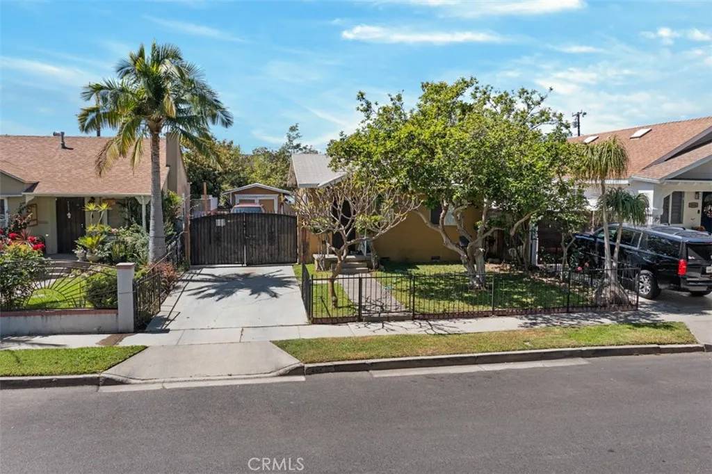 2046 Evergreen Street, Santa Ana, CA 92707