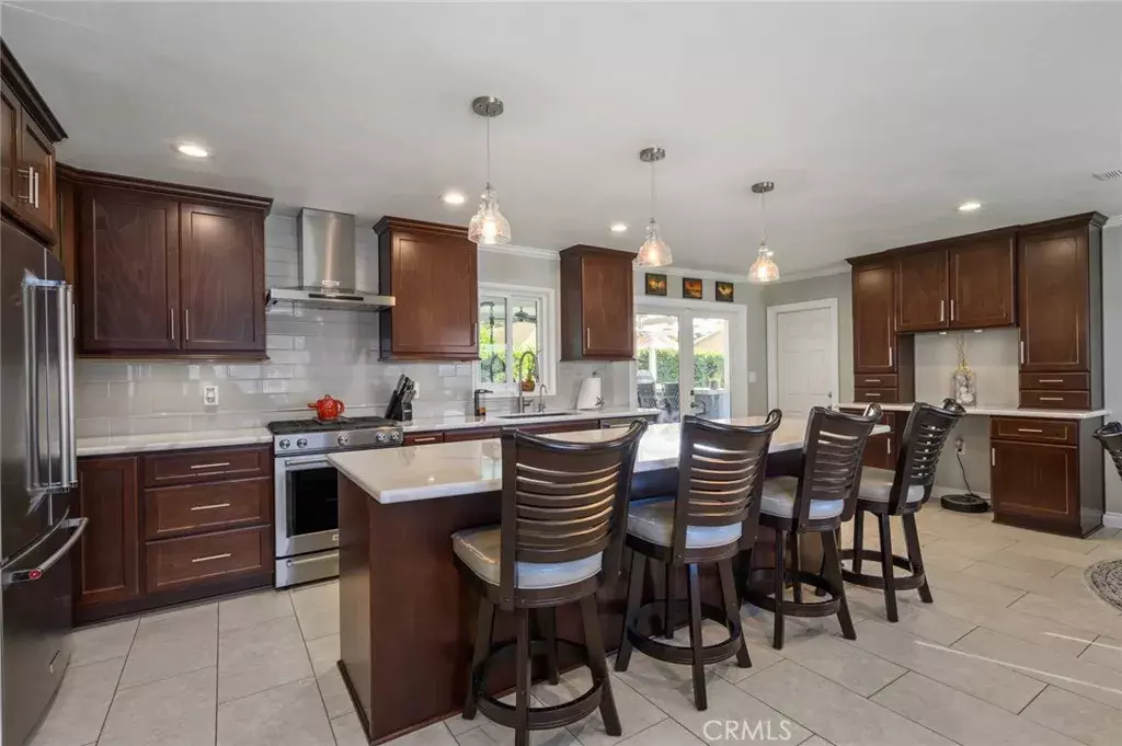 Anaheim, CA 92806,528 S Peregrine Street