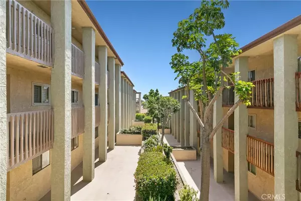 Signal Hill, CA 90755,2101 E 21st Street #206