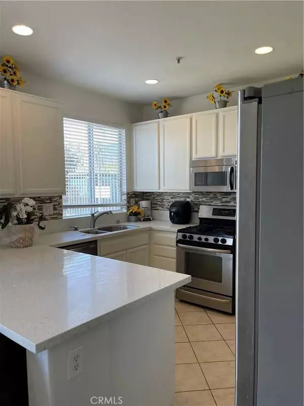 Fontana, CA 92336,6062 Hilton Head Lane
