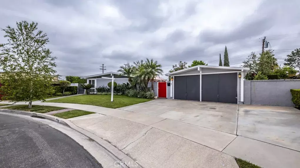 2339 W Mall Avenue, Anaheim, CA 92804