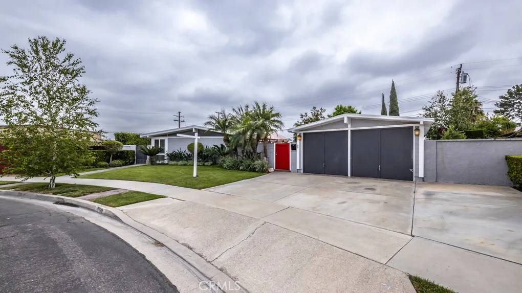 2339 W Mall Avenue, Anaheim, CA 92804