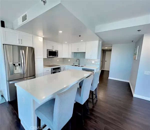 Long Beach, CA 90802,525 E Seaside Way #1009