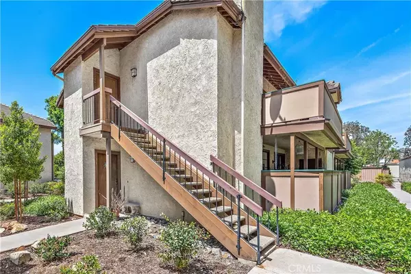 Brea, CA 92821,580 N Brea Boulevard #32