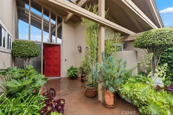 Newport Beach, CA 92660,2022 Vista Cajon