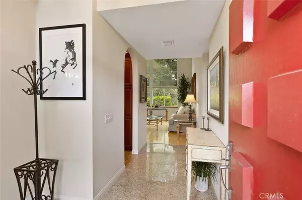 Newport Beach, CA 92660,2022 Vista Cajon