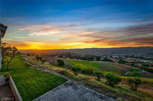 Anaheim Hills, CA 92808,7825 E Viewrim Drive