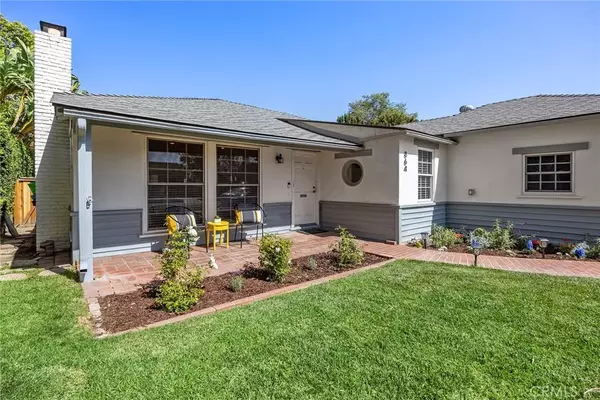 Fullerton, CA 92832,864 Grandview Avenue