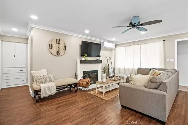 Lakewood, CA 90712,5932 Oliva Avenue