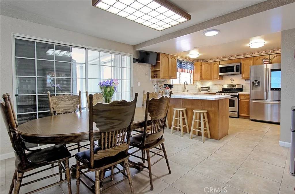 Anaheim, CA 92806,2736 E Standish Avenue East