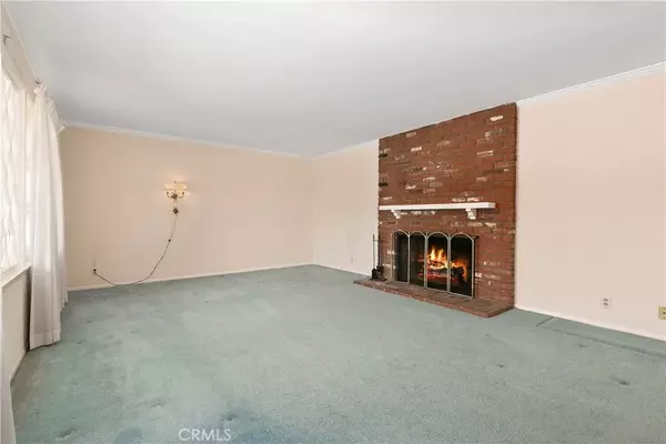 North Tustin, CA 92705,17441 E Santa Clara Avenue