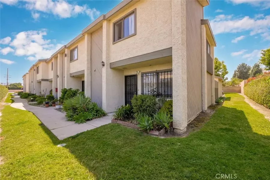 4313 W Mcfadden Avenue #17, Santa Ana, CA 92704