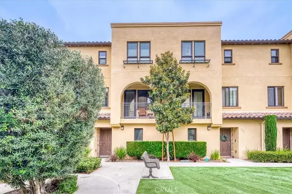 Anaheim, CA 92805,813 S Anaheim Boulevard #102