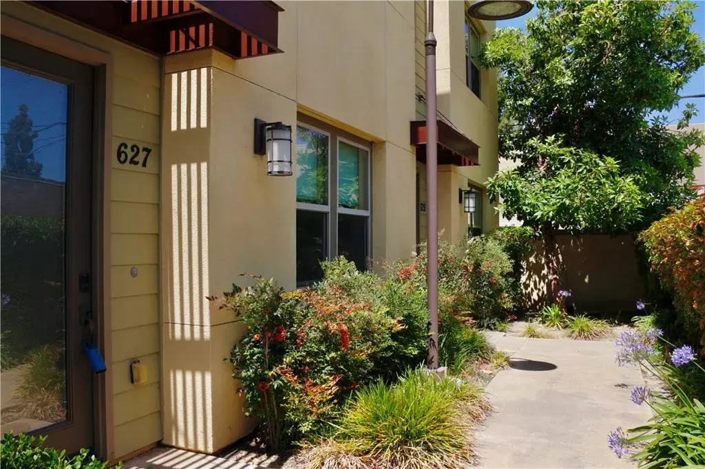 Santa Ana, CA 92701,627 N Garfield Street