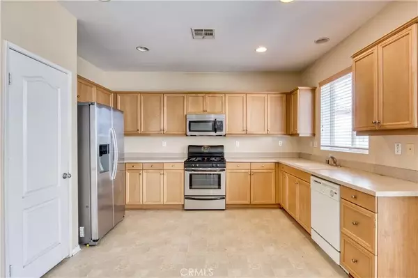 Perris, CA 92571,555 Gloriosa Avenue