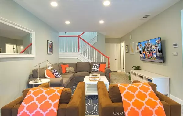 Anaheim, CA 92802,977 Lamark Lane