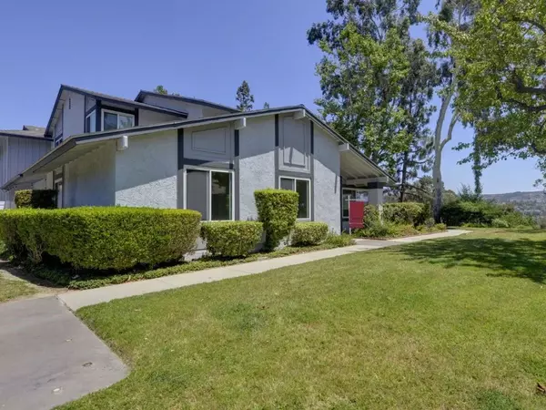 Yorba Linda, CA 92886,6479 Pepper Hill Drive #22